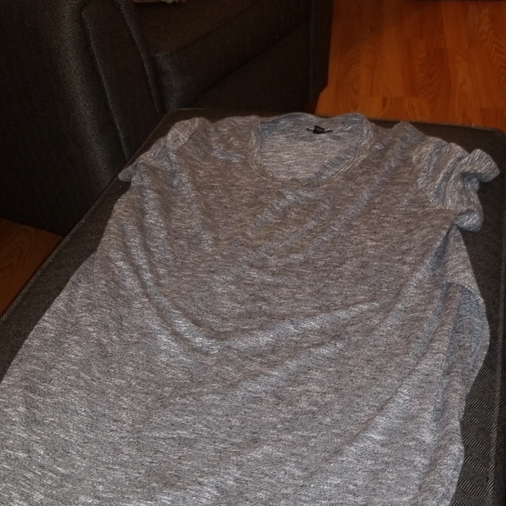 Gray side split hem t-shirt